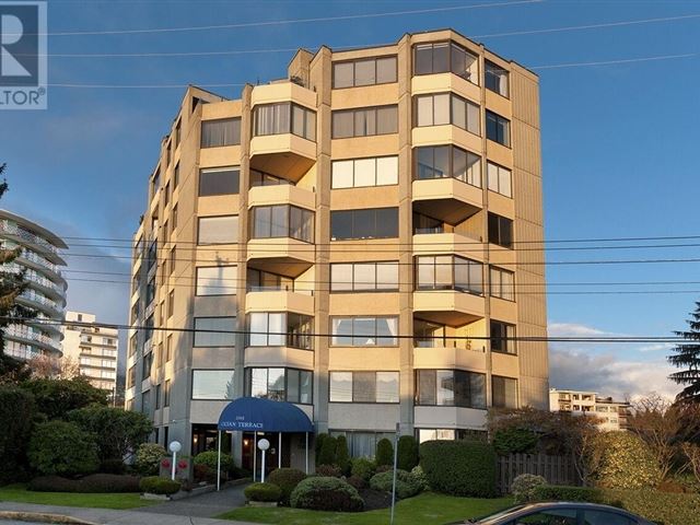 Ocean Terrace - 401 2165 Argyle Avenue - photo 1