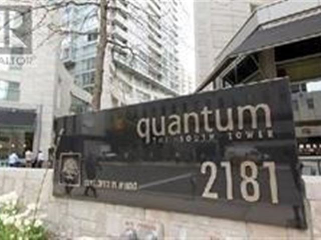 Quantum South Tower - 812 2181 Yonge Street - photo 2