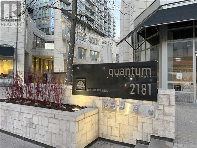 Quantum South Tower - 911 2181 Yonge Street - photo 1
