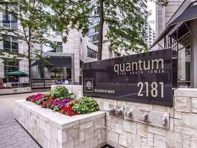 Quantum South Tower - 903 2181 Yonge Street - photo 2