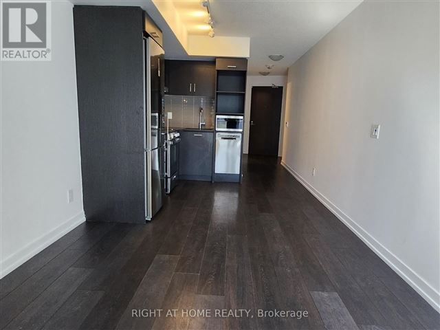 in.DE Condos - 805 219 Dundas Street East - photo 3