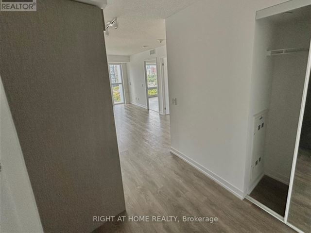 in.DE Condos - 1611 219 Dundas Street East - photo 3