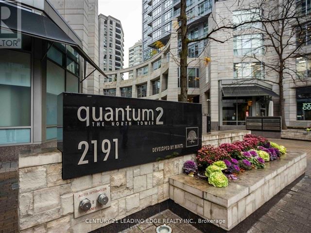 Quantum North Tower - 5 2191 Yonge Street - photo 1