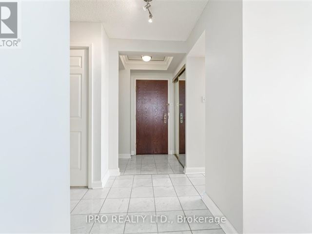 Bellair on the Park - 909 22 Hanover Road - photo 2