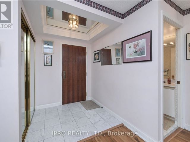 Bellair on the Park - 701 22 Hanover Road - photo 3