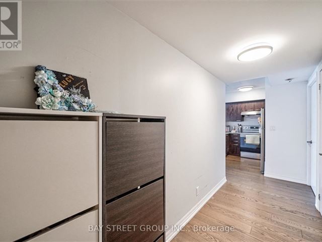 22 Condominiums - 1608 22 Wellesley Street East - photo 3