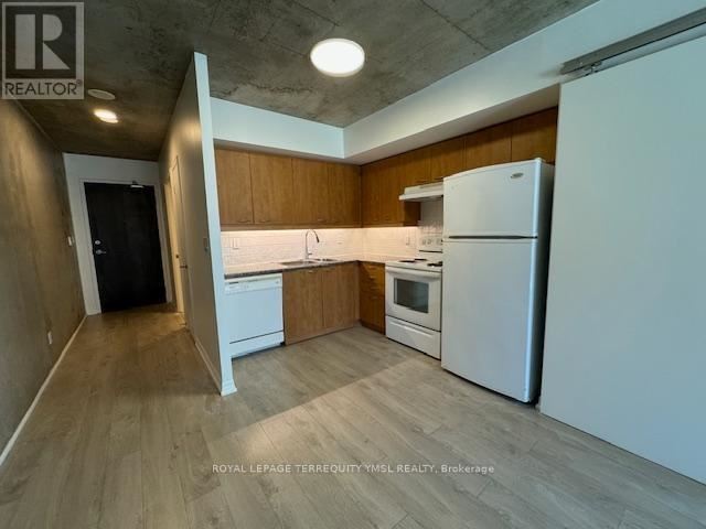 22 Condominiums - 804 22 Wellesley Street East - photo 2