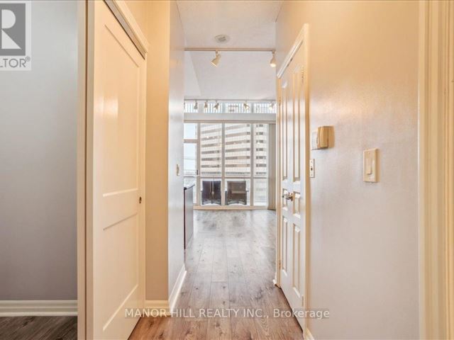 Citygate 2 - 513 220 Burnhamthorpe Road West - photo 2