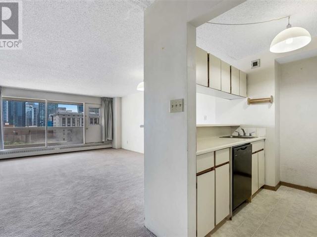 221 6 Av Se - 1109 221 6 Avenue Southeast - photo 2