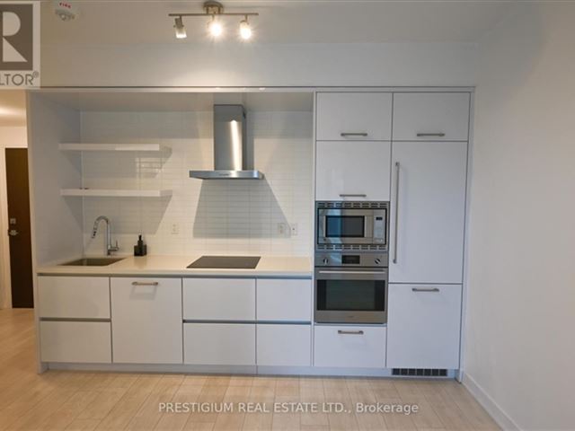 2221 Yonge Condos - 3907 2221 Yonge Street - photo 2