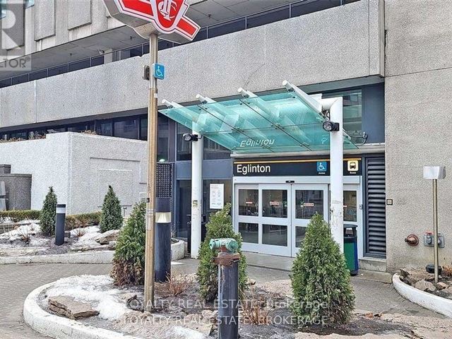 2221 Yonge Condos - 2104 2221 Yonge Street - photo 2