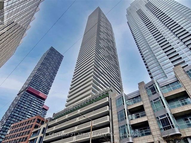 2221 Yonge Condos - 2805 2221 Yonge Street - photo 3