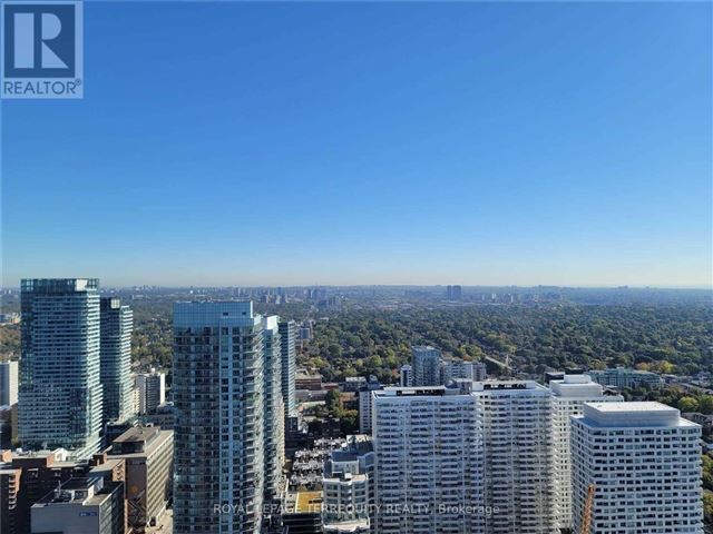 2221 Yonge Condos - 4203 2221 Yonge Street - photo 3