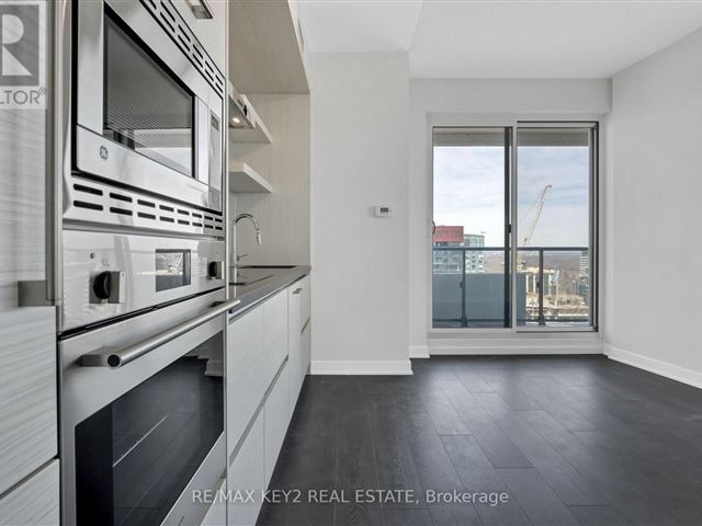 2221 Yonge Condos - 3402 2221 Yonge Street - photo 2