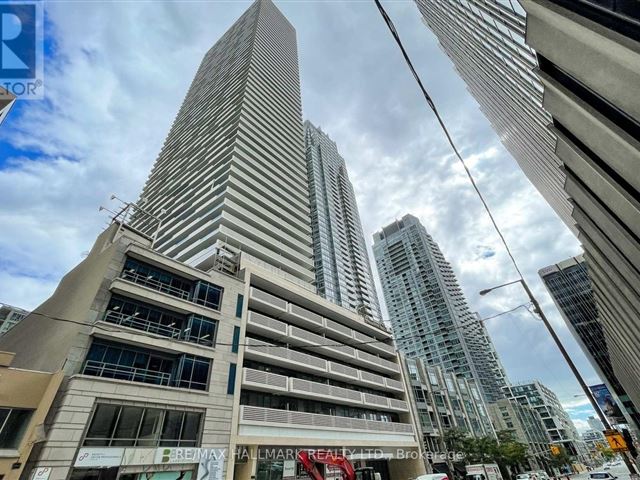 2221 Yonge Condos - 4702 2221 Yonge Street - photo 1