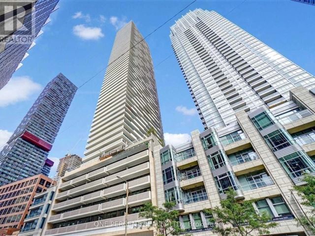 2221 Yonge Condos - 3711 2221 Yonge Street - photo 1