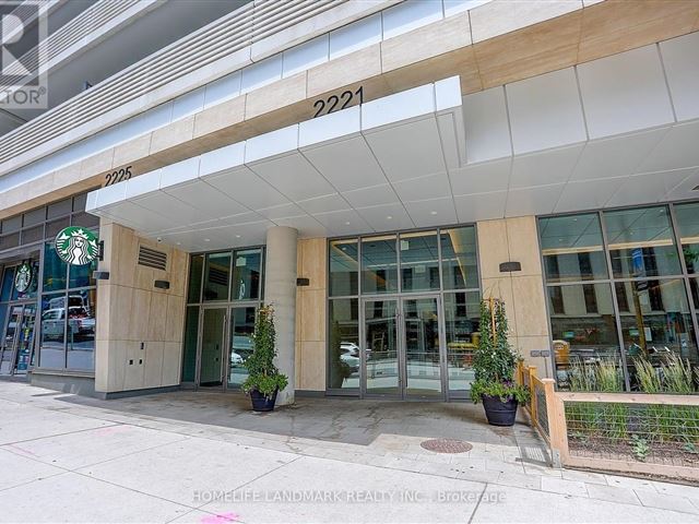 2221 Yonge Condos - 1904 2221 Yonge Street - photo 2