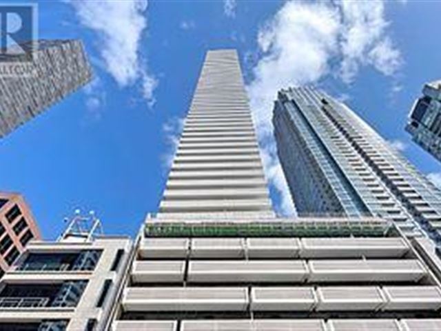 2221 Yonge Condos - 3803 2221 Yonge Street - photo 2