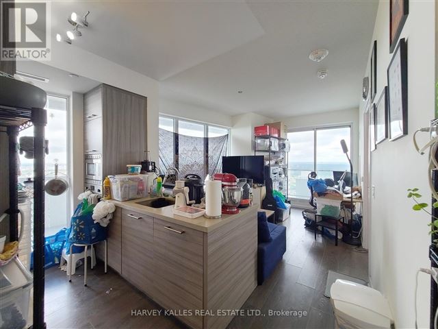 2221 Yonge Condos - 4209 2221 Yonge Street - photo 2