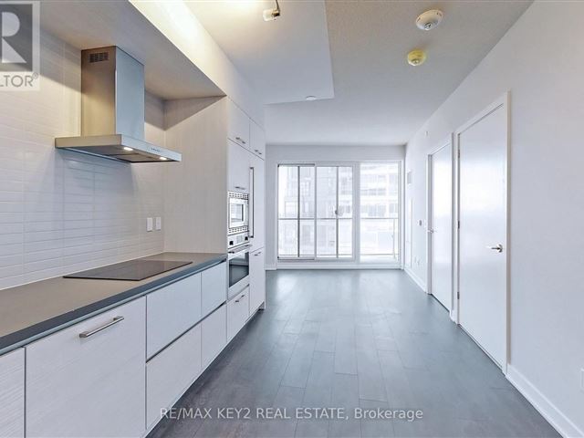 2221 Yonge Condos - 3904 2221 Yonge Street - photo 2