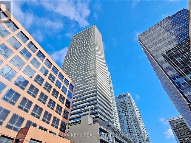 2221 Yonge Condos - 4310 2221 Yonge Street - photo 1