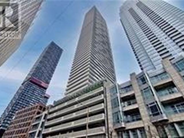 2221 Yonge Condos - 3810 2221 Yonge Street - photo 1