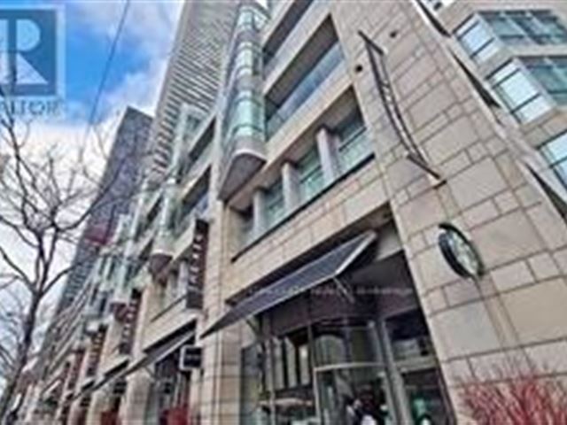 2221 Yonge Condos - 3810 2221 Yonge Street - photo 2