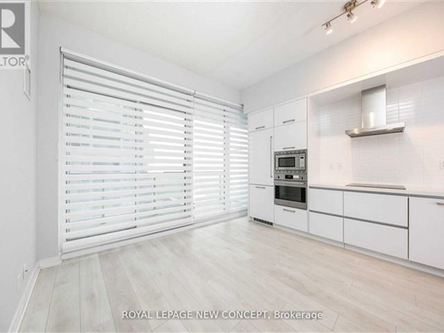 2221 Yonge Condos - 3006 2221 Yonge Street - photo 2