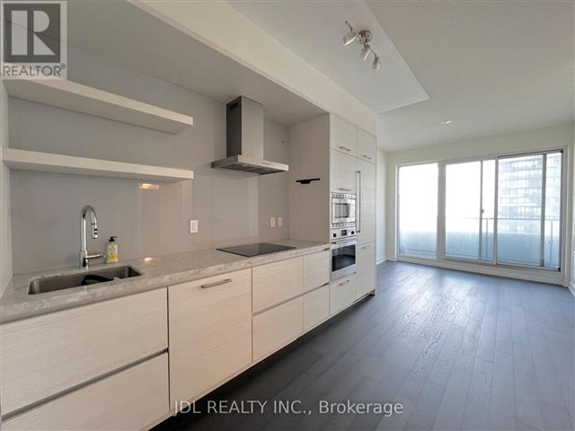 2221 Yonge Condos - 2110 2221 Yonge Street - photo 1