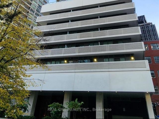 2221 Yonge Condos - 3002 2221 Yonge Street - photo 2