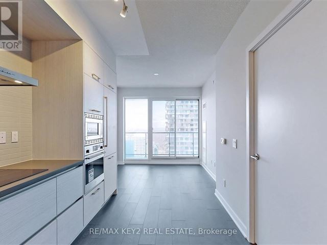 2221 Yonge Condos - 4010 2221 Yonge Street - photo 2