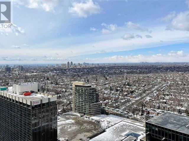 2221 Yonge Condos - 2806 2221 Yonge Street - photo 2