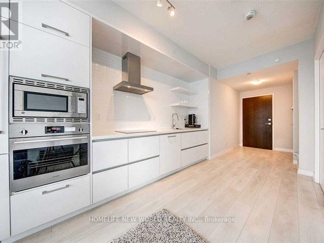 2221 Yonge Condos - 2806 2221 Yonge Street - photo 3