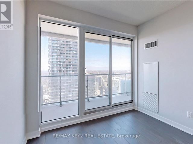 2221 Yonge Condos - 4010 2221 Yonge Street - photo 3