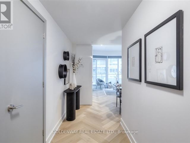 2221 Yonge Condos - 3005 2221 Yonge Street - photo 2