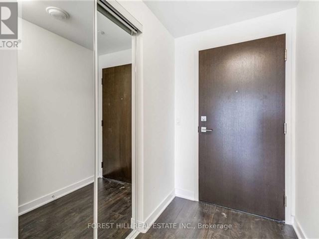 2221 Yonge Condos - 4601 2221 Yonge Street - photo 3