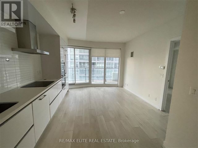 2221 Yonge Condos - 1105 2221 Yonge Street - photo 3