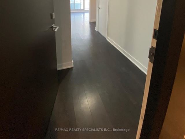 2221 Yonge Condos - 1511 2221 Yonge Street - photo 3