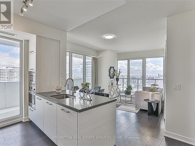 2221 Yonge Condos - 2203 2221 Yonge Street - photo 3