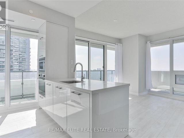 2221 Yonge Condos - 2608 2221 Yonge Street - photo 2