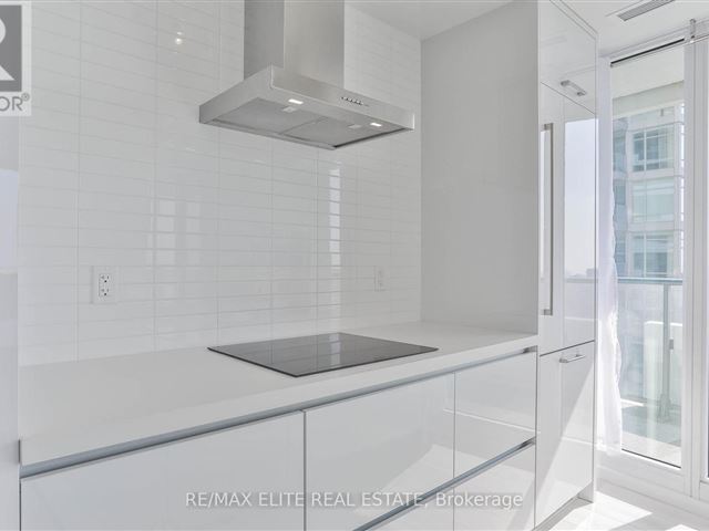 2221 Yonge Condos - 2608 2221 Yonge Street - photo 3