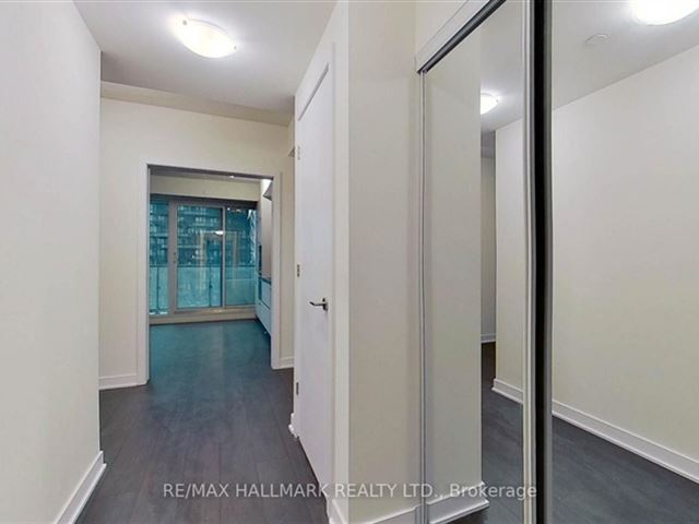 2221 Yonge Condos - 3601 2221 Yonge Street - photo 3