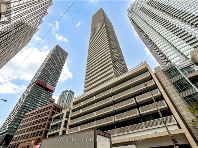 2221 Yonge Condos - 4206 2221 Yonge Street - photo 3