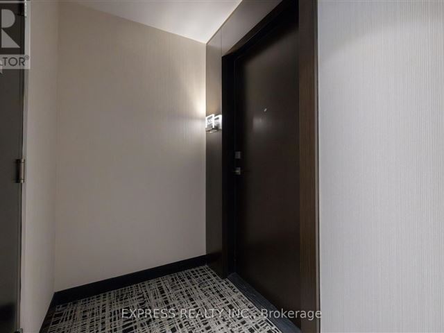 2221 Yonge Condos - 5209 2221 Yonge Street - photo 3