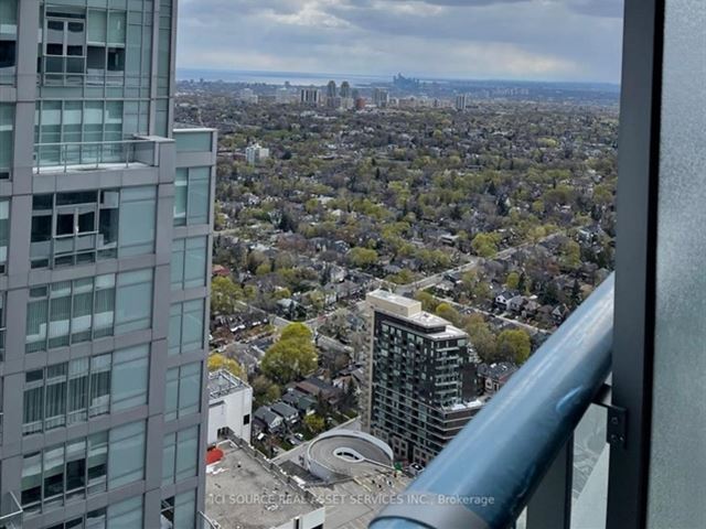 2221 Yonge Condos - 4704 2221 Yonge Street - photo 1