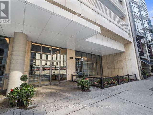 2221 Yonge Condos - 1002 2221 Yonge Street - photo 2