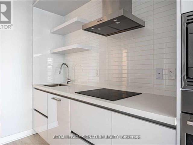 2221 Yonge Condos - 1410 2221 Yonge Street - photo 2