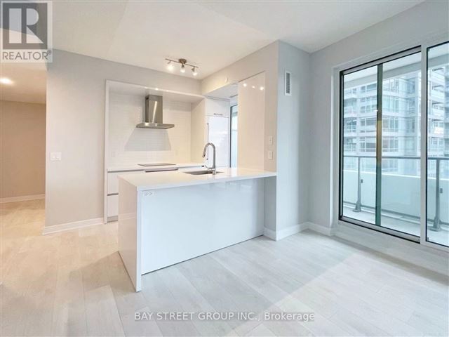 2221 Yonge Condos - 808 2221 Yonge Street - photo 2