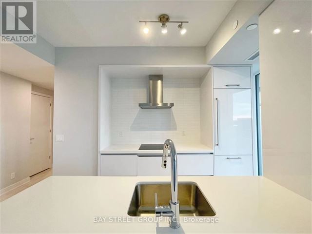 2221 Yonge Condos - 808 2221 Yonge Street - photo 3