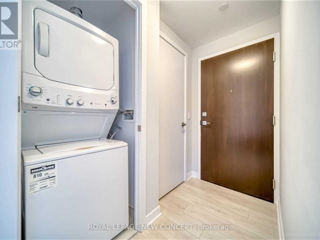 2221 Yonge Condos - 2703 2221 Yonge Street - photo 3